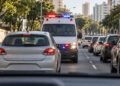 Deixar de dar passagem a ambulância com sirene e luzes acionadas é infração gravíssima pelo artigo 189 do CTB