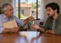 A venda de pai para filho exige a concordância expressa dos outros descendentes e, em regra, do cônjuge