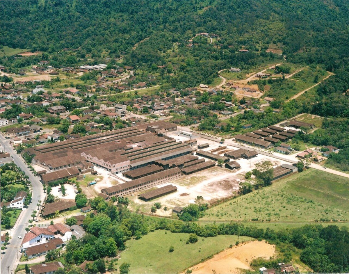 Vista aérea da fábrica da Porcelana Schmidt em Pomerode (SC)