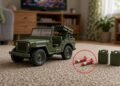 Jipe militar de brinquedo com mísseis e galões no tapete, com os mísseis marcados