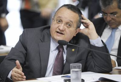 13/11/2013. Cr&eacute;dito: Marcos Oliveira/Ag&ecirc;ncia Senado. Senador Pedro Taques (PDT-MT), durante discuss&atilde;o do substitutivo da C&acirc;mara dos Deputados a proposta de minirreforma eleitoral (PLS 441/12).