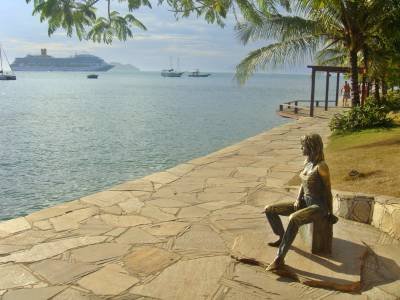 Cr&eacute;dito: Ana Feliciano/Flickr. A atriz francesa Brigitte Bardot ganhou uma est&aacute;tua em bronze e uma orla com seu nome em B&uacute;zios, Rio de Janeiro.