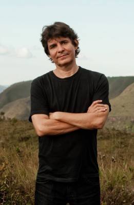 Lô Borges: Familiares e amigos se despedem do músico 