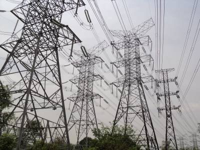 Uso de usinas termelétricas pressiona a conta de luz