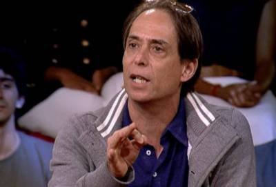 Pedro Cardoso acusa produtora de excluí-lo de seu próprio projeto