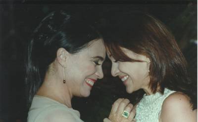 Cr&eacute;dito: Reprodu&ccedil;&atilde;o da Internet. Cena da abertura da novela Por amor, com Regina Duarte e Gabriela Duarte.