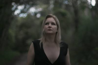 Trabalho de Elize Matsunaga como motorista de aplicativo divide opiniões