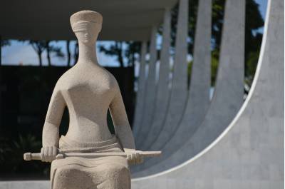 Lula sanciona reajuste do Judiciário restrito a 2026; entenda