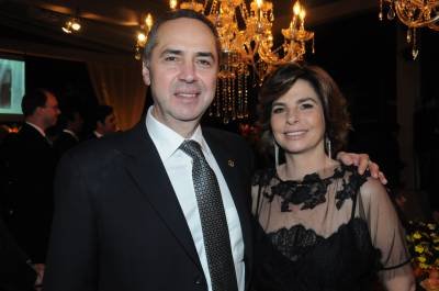 20/03/15. Crédito: Edy Amaro/Esp. CB/D.A Press. Brasil. Brasília - DF. O ministro do Supremo Tribunal Federal - STF Luiz Roberto Barroso e Tereza, durante as Bodas de Ouro de Terezinha e Ilmar.