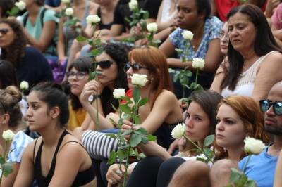 14/03/2016. Cr&eacute;dito: Rodrigo Nunes/Esp.CB/D.A.Press. Brasil. Bras&iacute;lia - DF. Alunos, professores e servidores da Universidade de Bras&iacute;lia (UnB) se uniram em um novo ato contra viol&ecirc;ncia e em mem&oacute;ria da estudante Louise Maria da Silva Ribeiro, 20 anos, assassinada dentro da institui&ccedil;&atilde;o de ensino na &uacute;ltima quinta-feira (10/3). A reuni&atilde;o foi no Teatro de Arena do Instituto Central de Ci&ecirc;ncias (ICC) Norte.