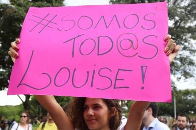 14/03/2016. Cr&eacute;dito: Rodrigo Nunes/Esp.CB/D.A.Press. Brasil. Bras&iacute;lia - DF. Alunos, professores e servidores da Universidade de Bras&iacute;lia (UnB) se uniram em um novo ato contra viol&ecirc;ncia e em mem&oacute;ria da estudante Louise Maria da Silva Ribeiro, 20 anos, assassinada dentro da institui&ccedil;&atilde;o de ensino na &uacute;ltima quinta-feira (10/3). A reuni&atilde;o foi no Teatro de Arena do Instituto Central de Ci&ecirc;ncias (ICC) Norte.