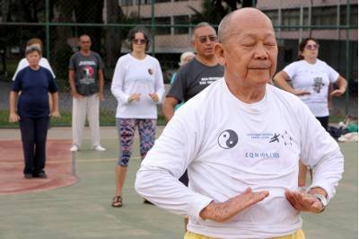 Clube Vizinhança concede título de sócio honorário a Mestre Woo