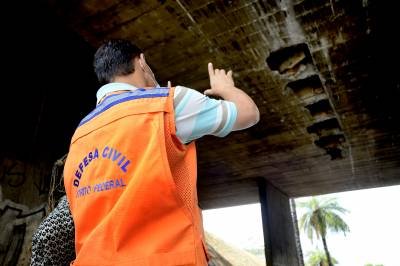 Danos em pilares provocam retirada de moradores de prédio em Águas Claras