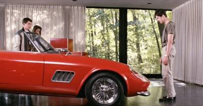 'Curtindo a vida adoidado' ganhará spin-off pelos criadores de Cobra Kai